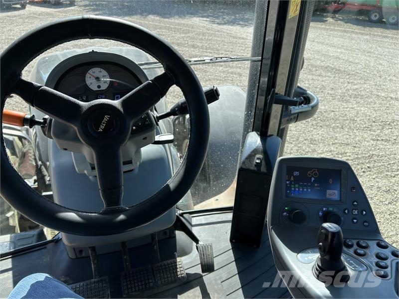 Valtra S374 Traktorid