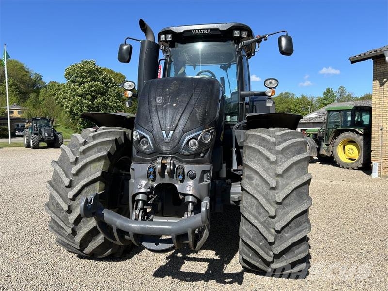 Valtra S374 Traktorid