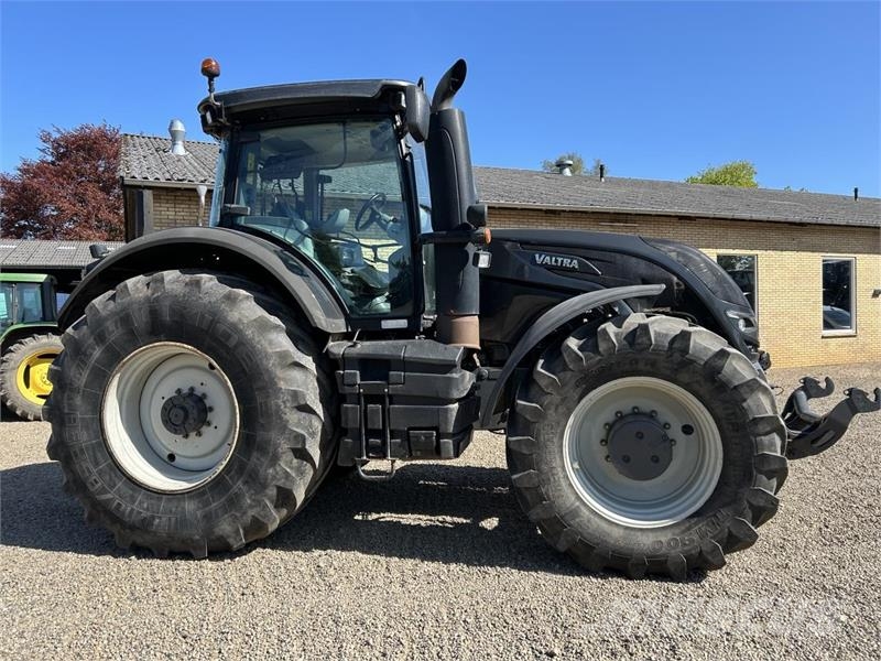 Valtra S374 Traktorid
