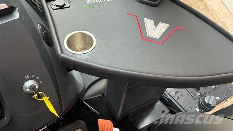 Valtra S416 Traktori