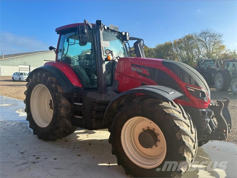 Valtra T214V Tracteur