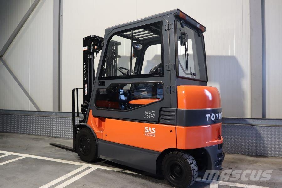 Toyota 7 FBMF 30 Вилични кари-повдигачи - други
