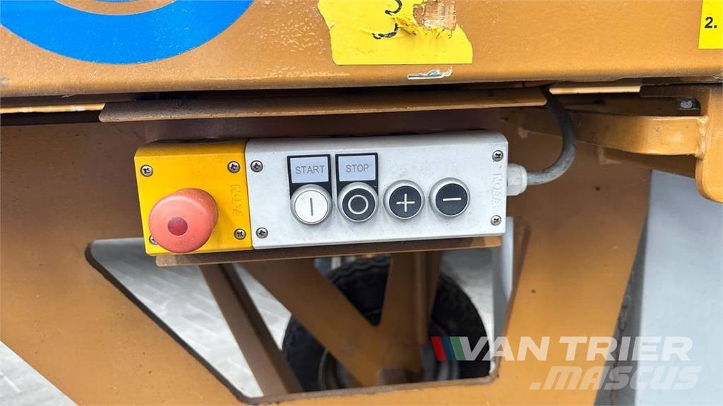 Breston DVB12-110 Flat conveyor معدات نقل