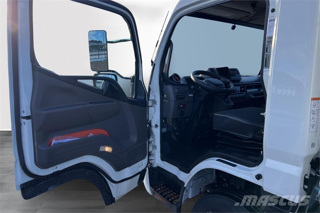 Fuso eCanter 起重機卡車