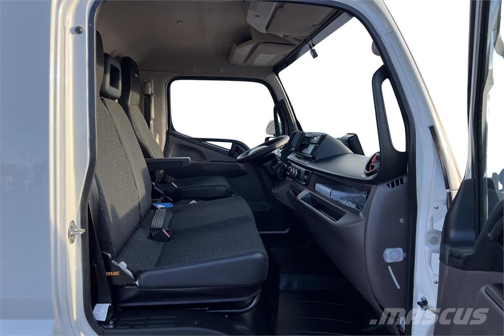 Fuso eCanter 起重機卡車