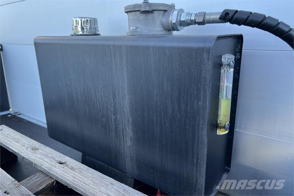 Fuso eCanter 起重機卡車