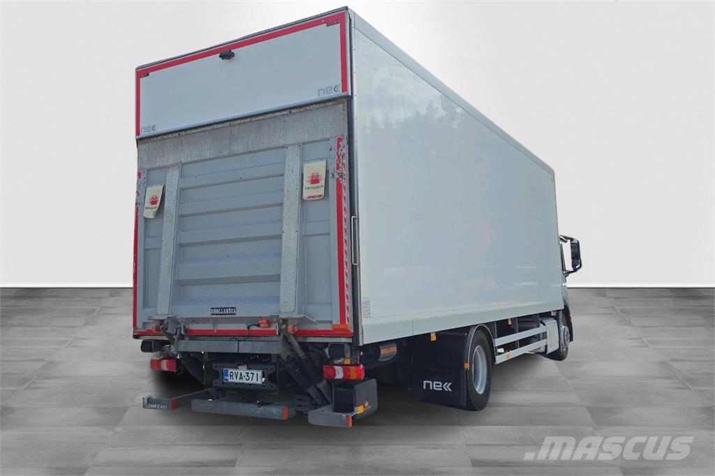 Mercedes-Benz 1827 L Camiones con caja de remolque