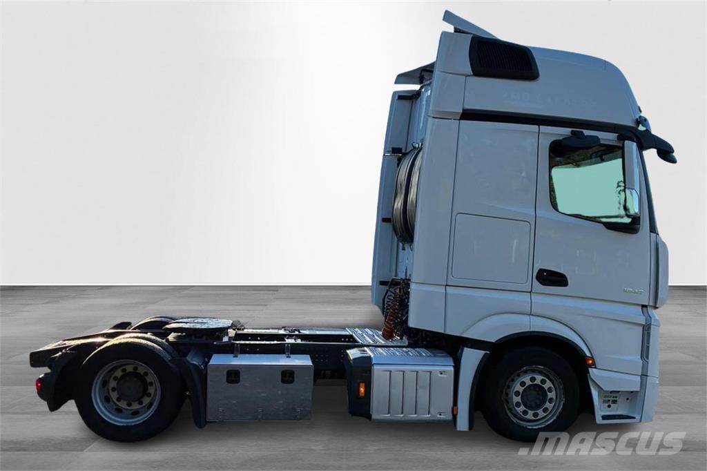 Mercedes-Benz 1842LSNRL Traktorske jedinice