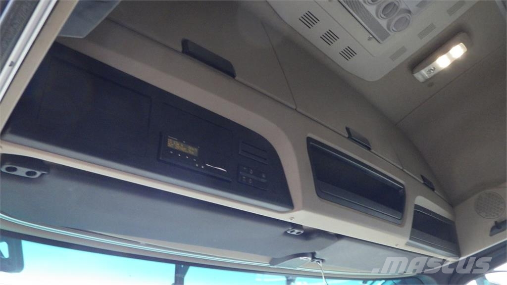 Mercedes-Benz 2651 LS DNA Trekkers