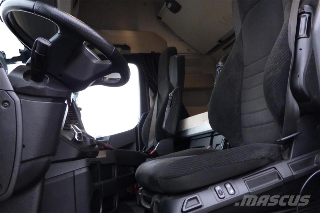 Mercedes-Benz 2651 LS DNA 6x2 Trekkers