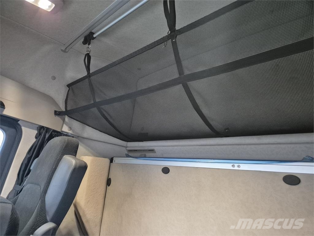 Mercedes-Benz 3563L 8x4 NLA 吊鉤式起重車