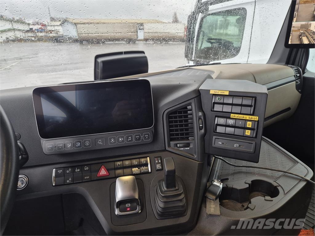 Mercedes-Benz 3563L 8x4 NLA 吊鉤式起重車