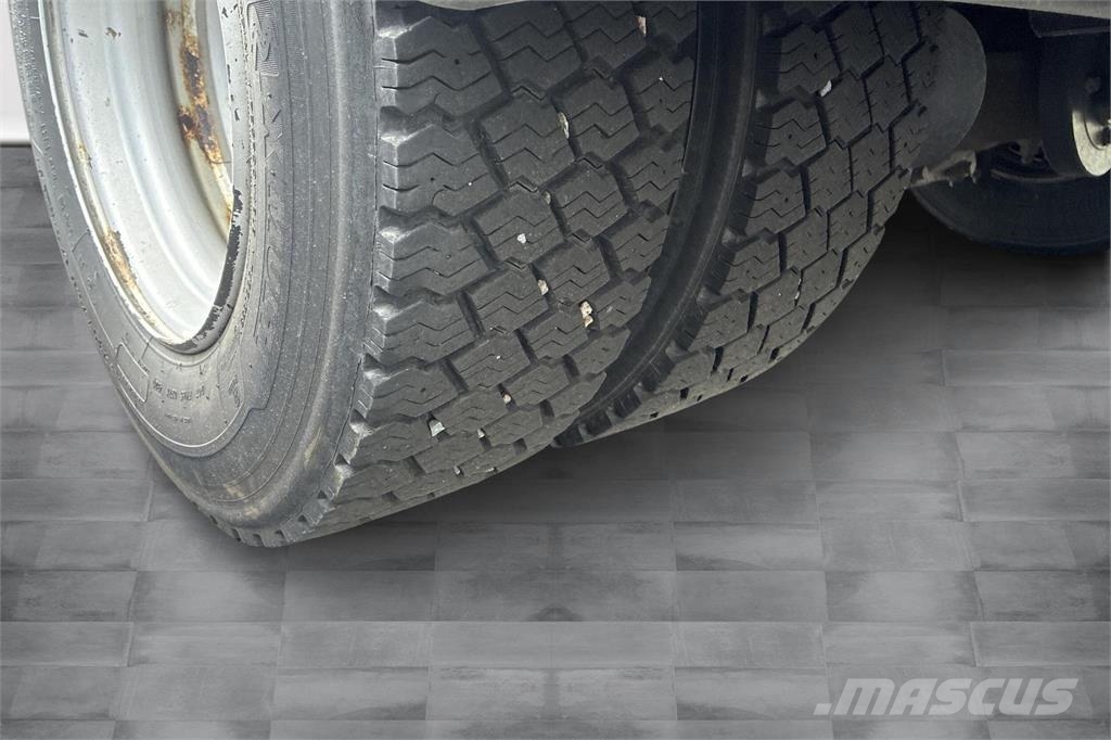 Mercedes-Benz 818L - Umpikori 5,5m - lämmitin - PL Umpikorikuorma-autot