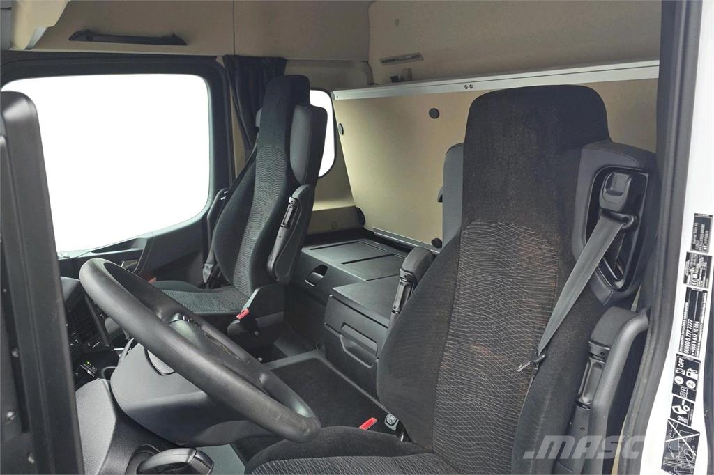 Mercedes-Benz Actros Вантажівки-цистерни