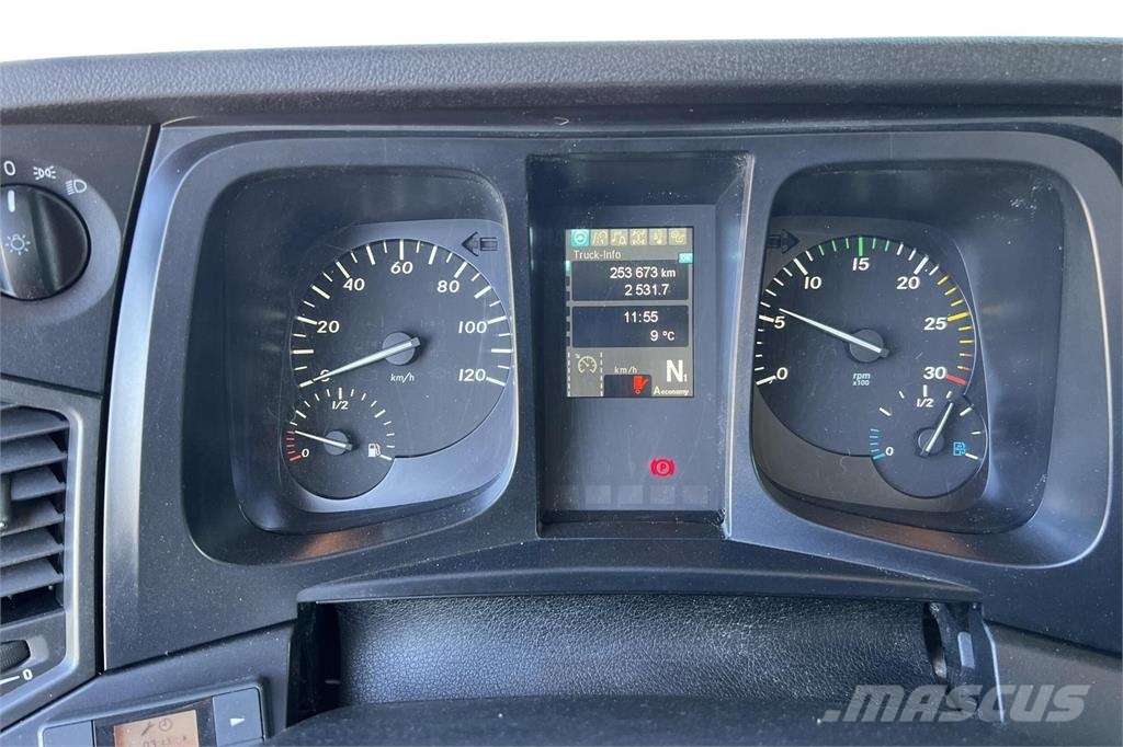 Mercedes-Benz Actros 1827L 8,7m Ksa Umpikori Camiones con caja de remolque
