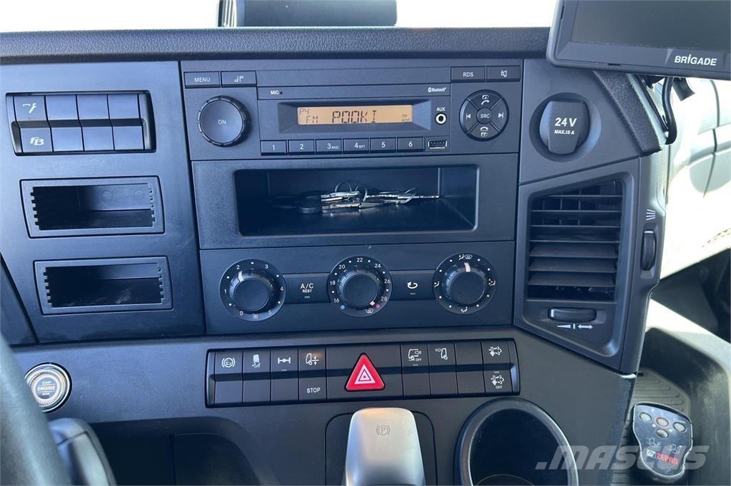 Mercedes-Benz Actros 1827L 8,7m Ksa Umpikori Camiones con caja de remolque