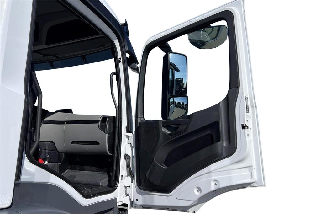 Mercedes-Benz Actros 1827L 8,7m Ksa Umpikori Camiones con caja de remolque