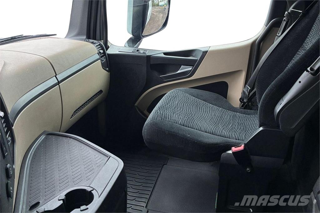 Mercedes-Benz ACTROS 1842LSNRL Trekkers