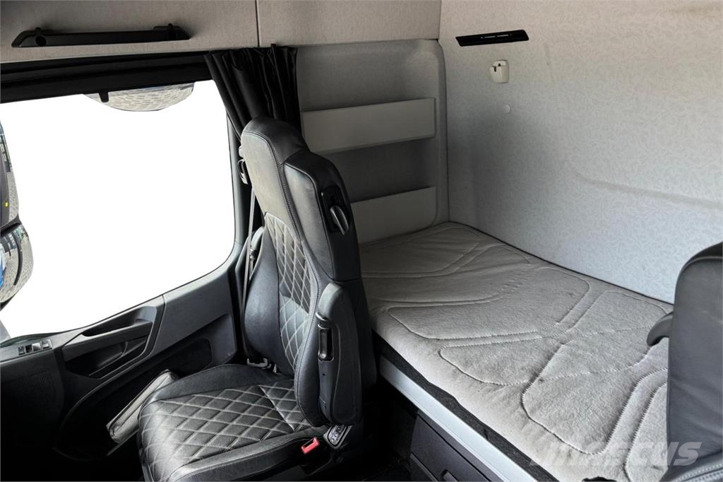 Mercedes-Benz Arocs 3258 LK 8X4 Camiones bañeras basculantes o volquetes