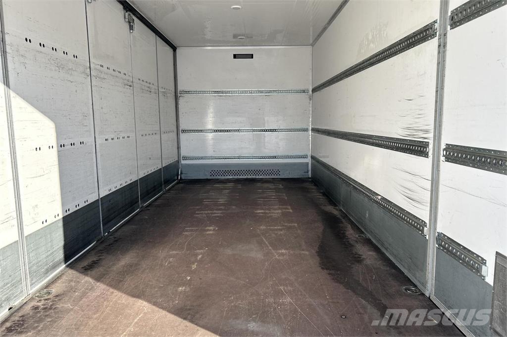 Mercedes-Benz Atego 1224L Fokor 6,2m Ksa-umpikori, PL-nostin Skriňová nadstavba