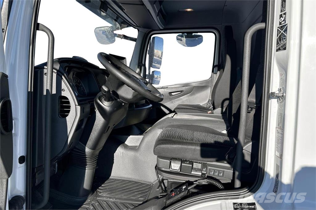 Mercedes-Benz Atego 1224L Fokor 6,2m Ksa-umpikori, PL-nostin Skriňová nadstavba