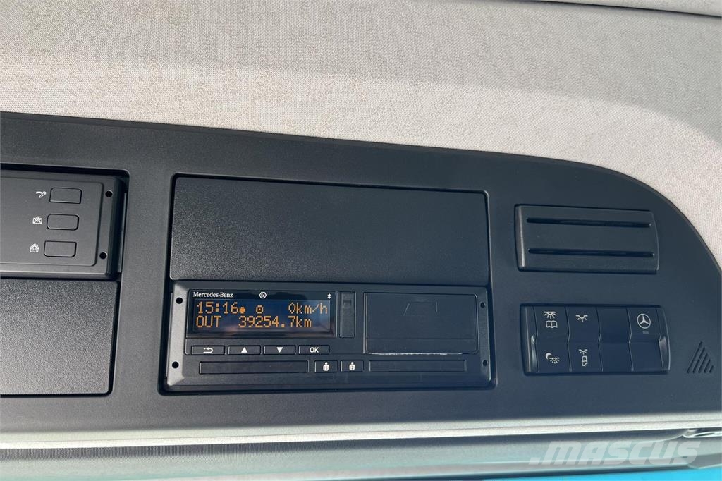 Mercedes-Benz eActros Camiones con caja de remolque
