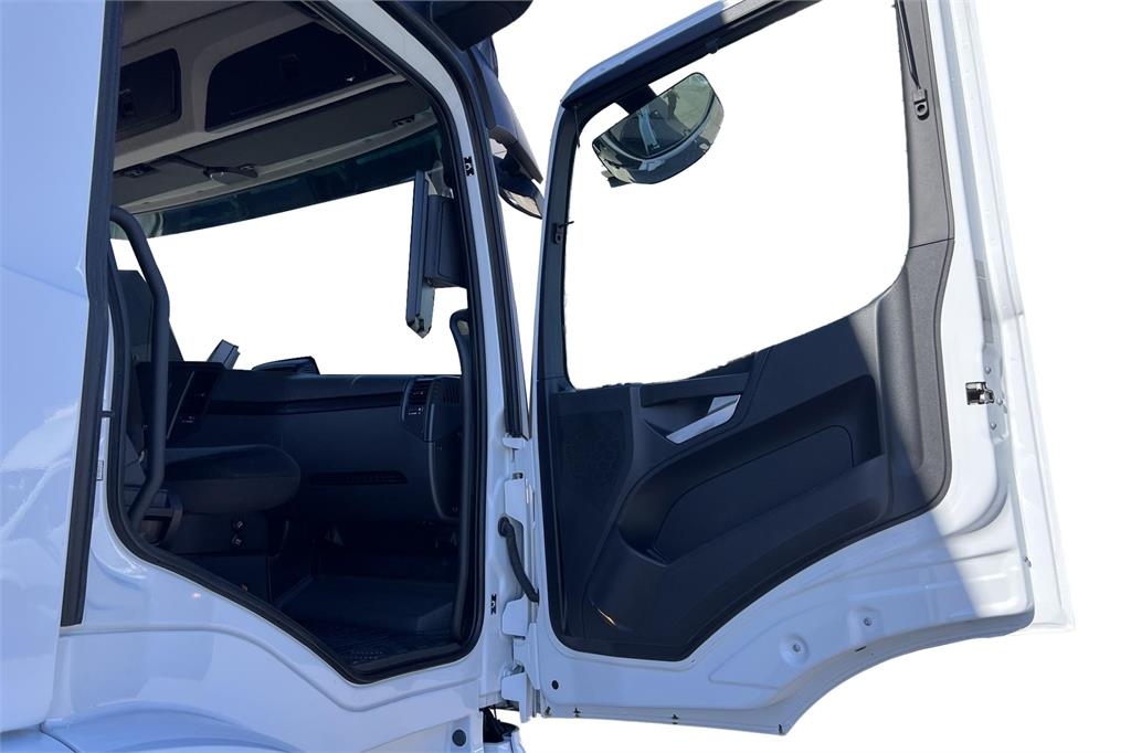 Mercedes-Benz eActros Camiones con caja de remolque