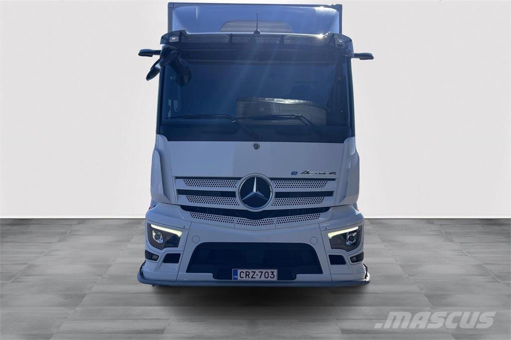 Mercedes-Benz eActros Camiones con caja de remolque