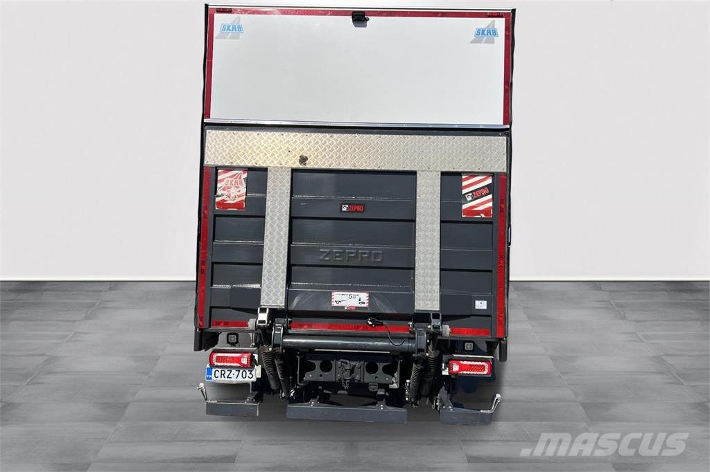 Mercedes-Benz eActros Camiones con caja de remolque