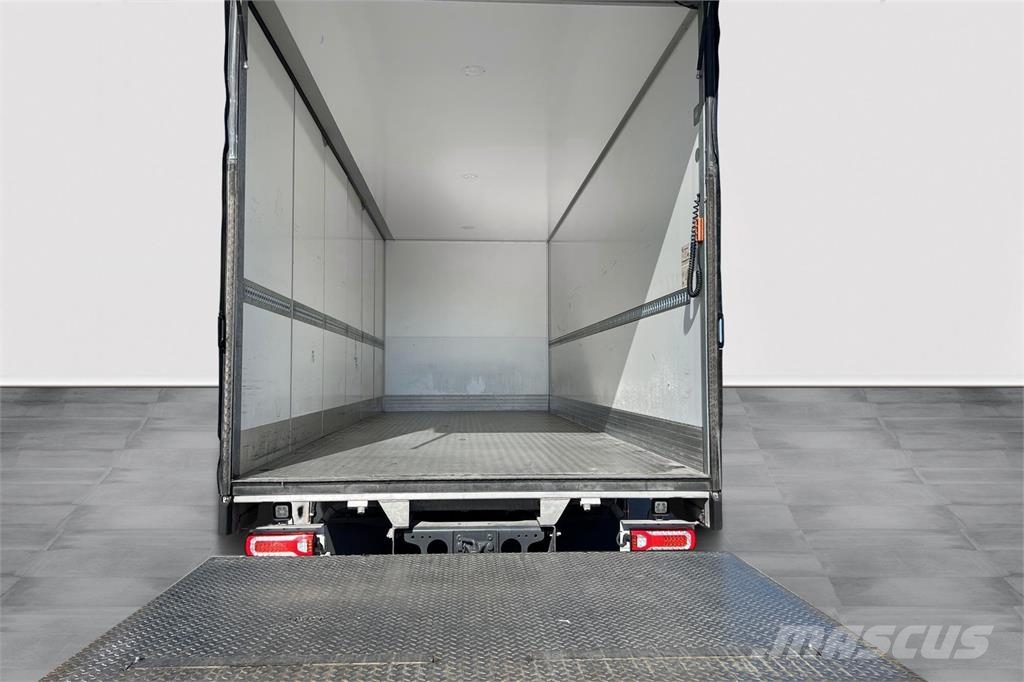 Mercedes-Benz eActros Camiones con caja de remolque