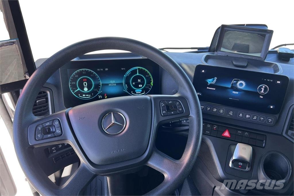 Mercedes-Benz eActros Camiones con caja de remolque