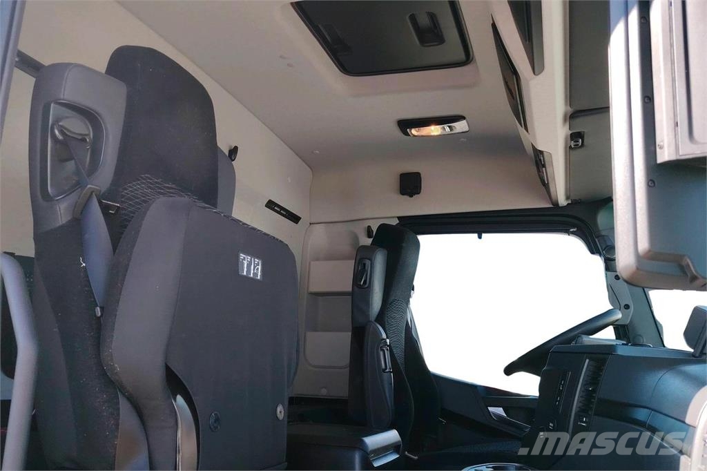 Mercedes-Benz eActros 300L 4x2 TÄYSSÄHKÖAUTO!! Camiones caja cerrada