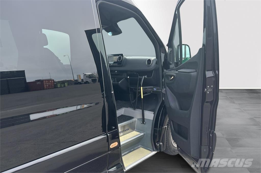 Mercedes-Benz Sprinter 519CDI A4A 1+1+16 / 19 paikkaa Minibussen