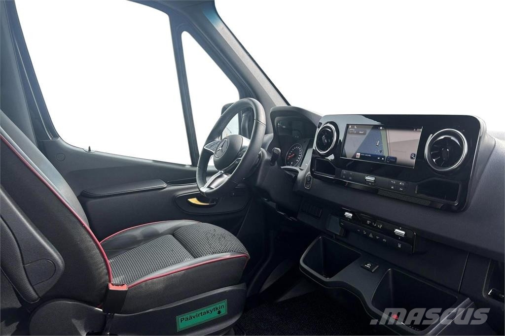 Mercedes-Benz Sprinter 519CDI A4A 1+1+16 / 19 paikkaa Minibussen