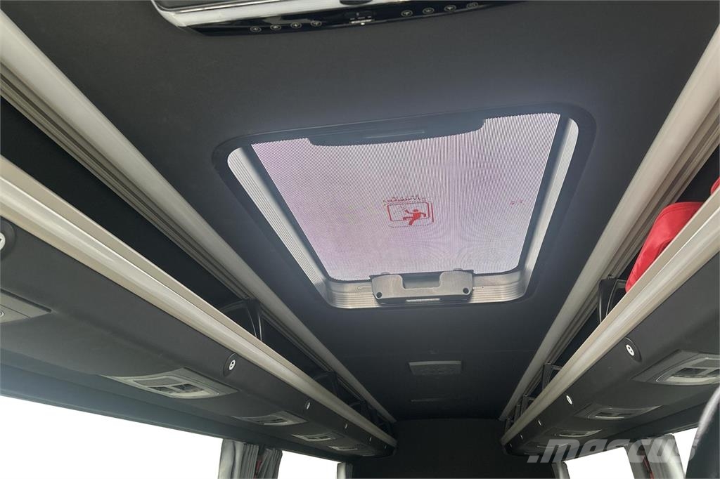 Mercedes-Benz Sprinter 519CDI A4A 1+1+16 / 19 paikkaa Minibussen