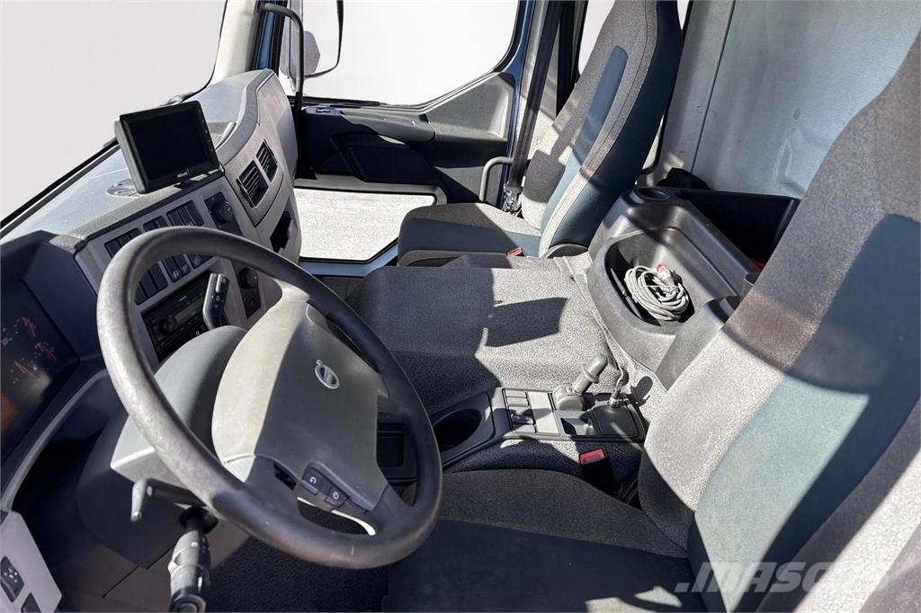 Volvo FE Ksa-kori +PL Camiones caja cerrada