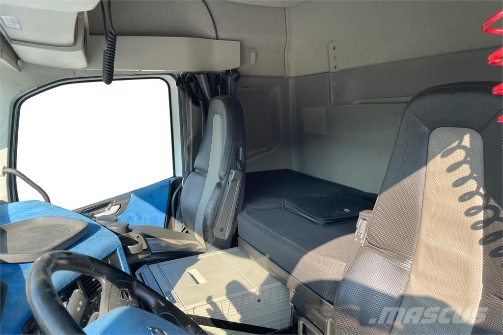 Volvo FH540 8x4 LIPE sivuaukeava hakekori kats. 11/2025 Kamioni za piljevinu