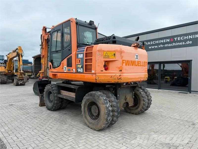 Komatsu PW148-8 Wielgraafmachines