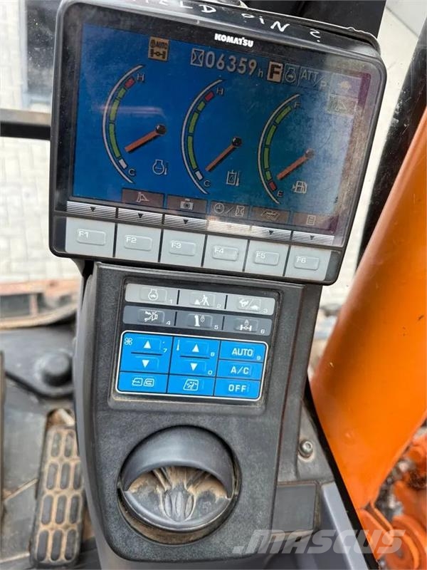 Komatsu PW148-8 Wielgraafmachines