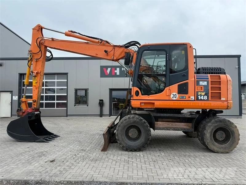 Komatsu PW148-8 Wielgraafmachines