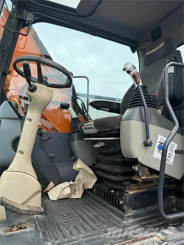 Komatsu PW148-8 Wielgraafmachines