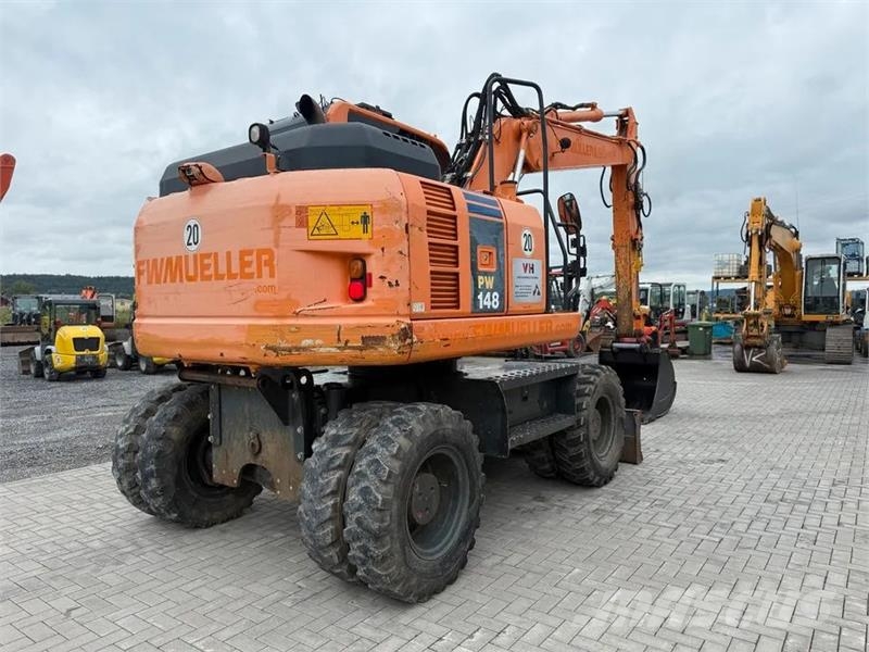 Komatsu PW148-8 Wielgraafmachines