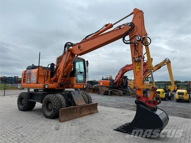 Komatsu PW148-8 Wielgraafmachines