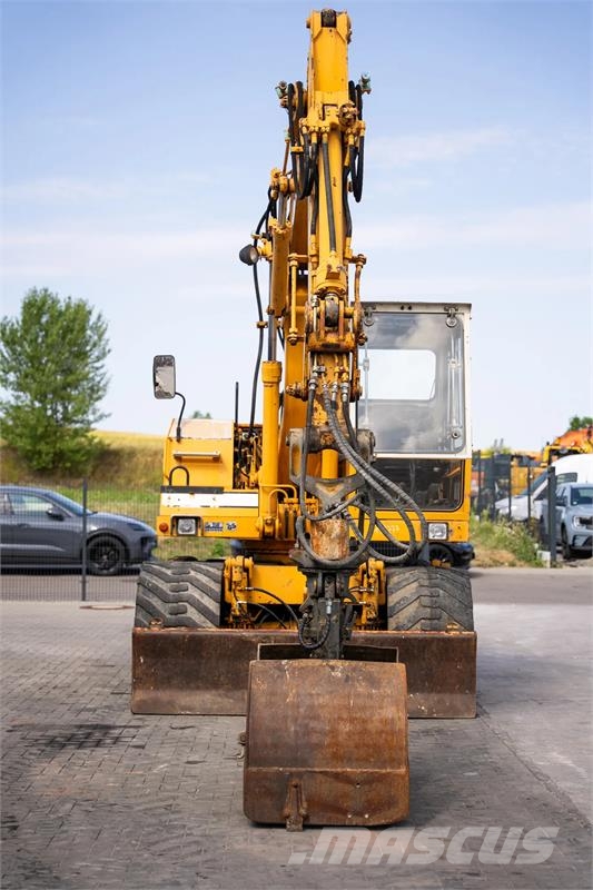 Liebherr A 900 C Wielgraafmachines
