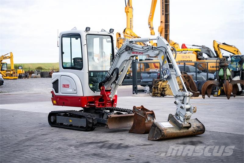 Takeuchi TB225 Miniescavadeiras < 7t (Mini escavadeiras)
