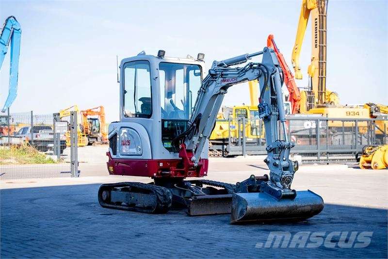 Takeuchi TB225 Mini bagri <7t