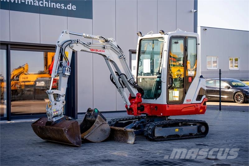 Takeuchi TB225 Mini bagri <7t