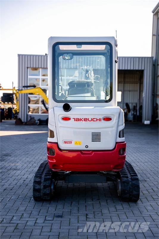 Takeuchi TB225 Mini bagri <7t