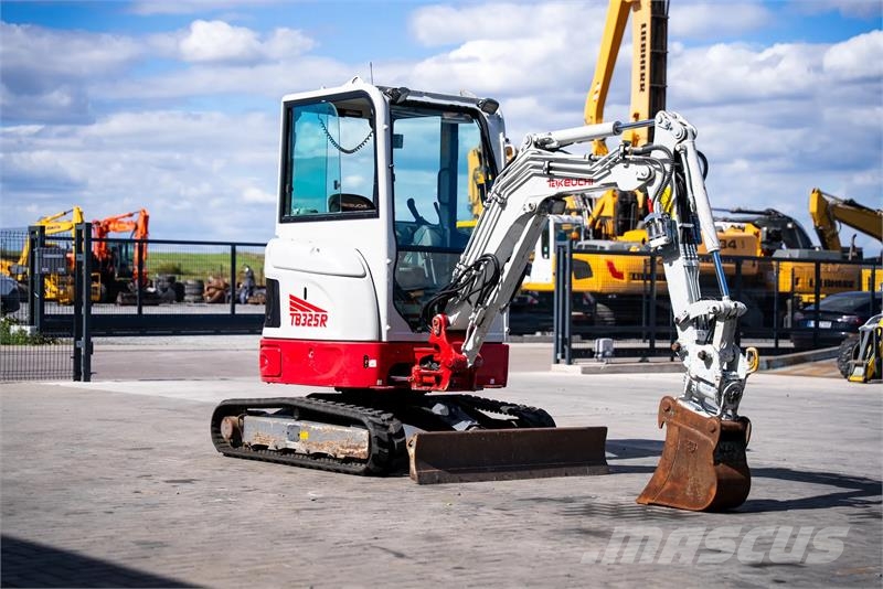 Takeuchi TB325R Minibagger < 7t