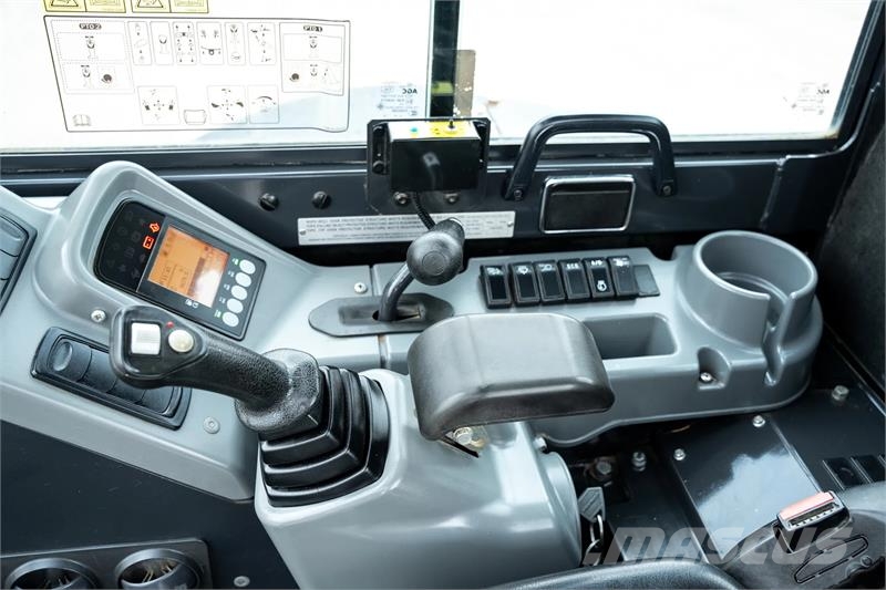 Yanmar VIO50-6B حفارات صغيرة أقل من 7 طن (حفارات صغيرة)